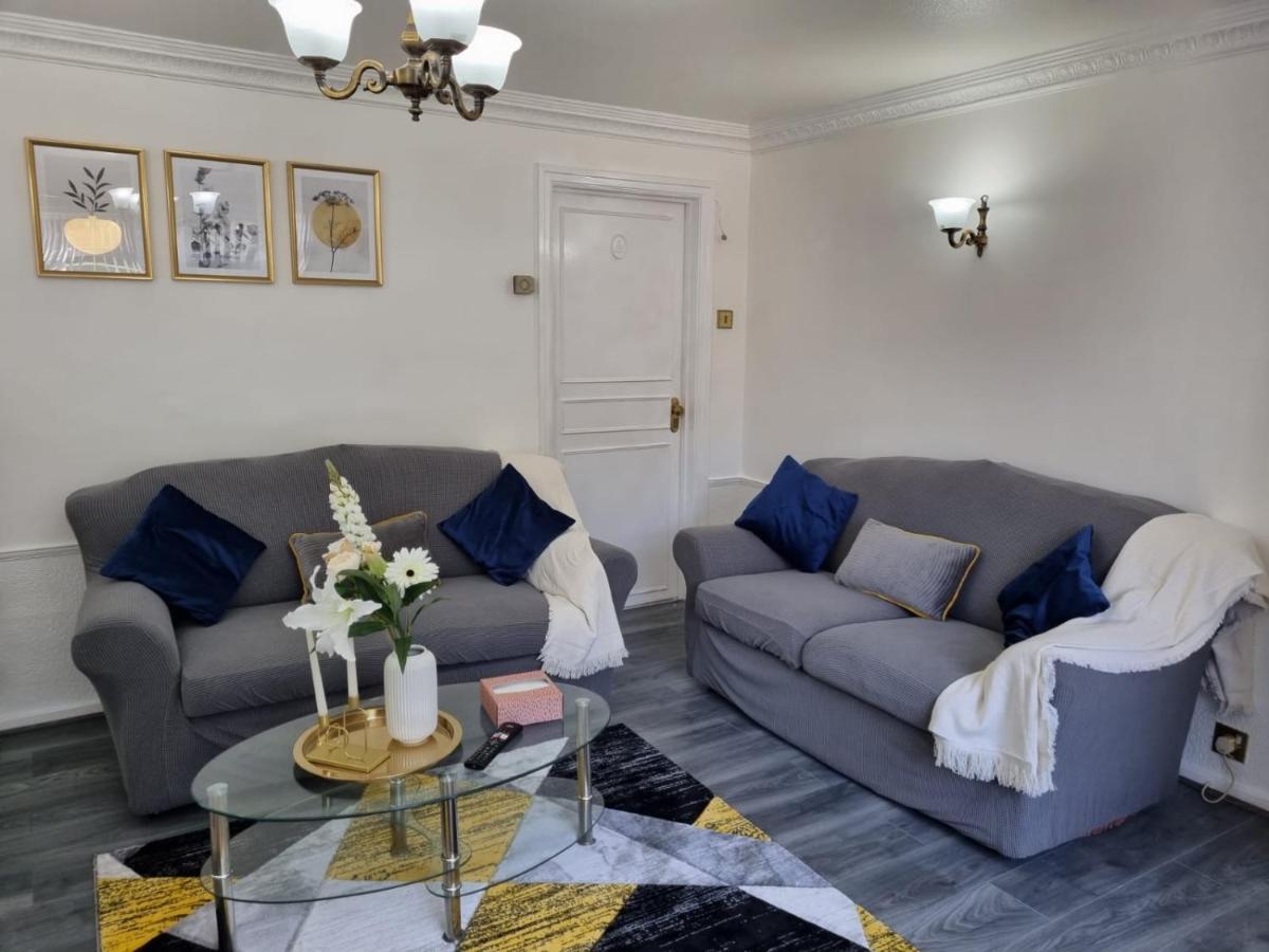 Centrally Located W/ Free Parking & Smart Tv Leeds  Luaran gambar